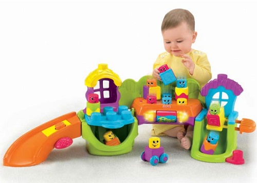 Nên chọn đồ chơi tăng cường khả năng sáng tạo cho bé
